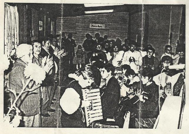 Celebración del primer aniversario de Iglesia Rosa de Sarón en 1987